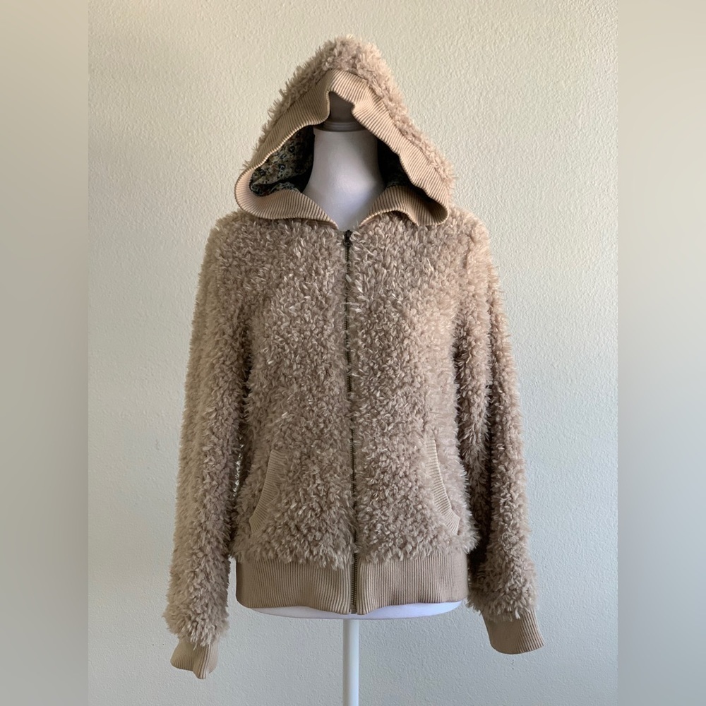 True Grit Dry Goods, fluffy, teddy hooded jacket with flora lining. size Small